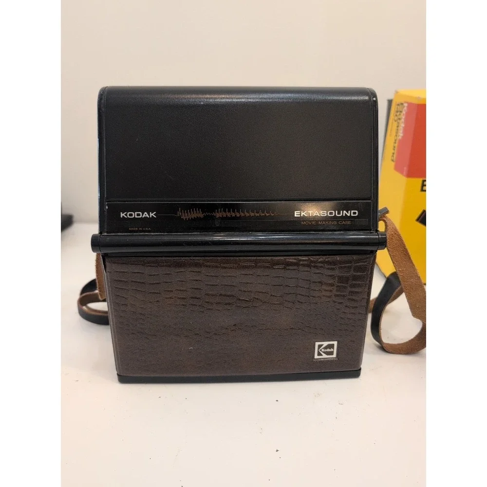 STUNNING Boxed Kodak Ektasound 140 Super 8 Camera Kit Vintage